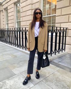 Black Loafers Outfit, Loafers Outfits, Loafer Outfits, How To Wear Loafers, Street Jacket, Loafers Outfit, Wear To Work Dress, Outfit Chic