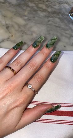 Nature Looking Acrylic Nails, Earthy Green Acrylic Nails, Moss Agate Inspired Nails, Earth Core Nails, Simple Earthy Nail Designs, Nature Inspired Nails Green, Earthy Toned Nails, Moss Green Nail Designs, Dark Jade Nails