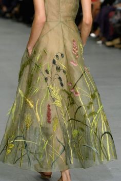 Model Citizen, London Fashion Weeks, Jasper Conran, Organza Skirt, Couture Mode, Embroidery On Clothes, Couture Details, 자수 디자인, British Fashion