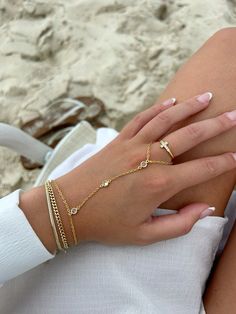 hand chain Gold Hand Chain, Chain Stack, Jewelry Stack, Ankle Bracelet Tattoo, Hand Chain Jewelry, Hand Chain Bracelet