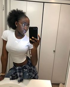 Virtual Hairstyles, Baddie Outfit, Pelo Afro, Beautiful Curls, Short Black Hairstyles, Hair Images, Dark Skin Women