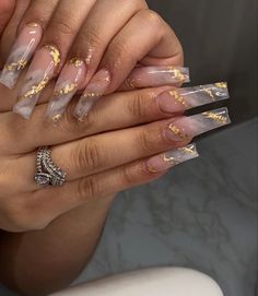 Clear Nails With Gold Design, Gold And Clear Acrylic Nails, White Marble And Gold Nails, White Gold Flake Nails, Md Nail Ideas, Nail Ideas Gold Flakes, Coffin Acrylic Nails Gold, Gold Birthday Nails Acrylic