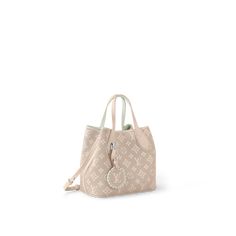 LOUIS VUITTON® - Blossom Pm - Quartz Louis Vuitton Boetie Pm, Louis Vuitton New Bags, Louis Vuitton New, New Bags, Matcha Green, Louis Vuitton Official, Trendy Accessories, Lv Bag, Arm Candy