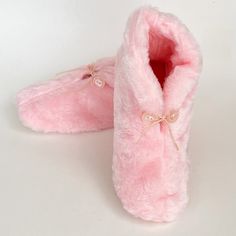 Nwot Vintage Angel Treads Pink Fuzzy Bedroom Bootie Slippers House Shoes Medium 6.5-7.5 Handmade In Mexico Pink Winter Slippers With Soft Sole, Comfortable Pink Booties With Round Toe, Winter Pink Slippers With Soft Sole, Comfortable Indoor Booties With Round Toe, Cozy Pink Slippers With Round Toe, Cozy Soft Booties With Round Toe, Comfortable Soft Booties With Round Toe, Comfortable Soft Round Toe Booties, Cozy Pink Round Toe Slippers