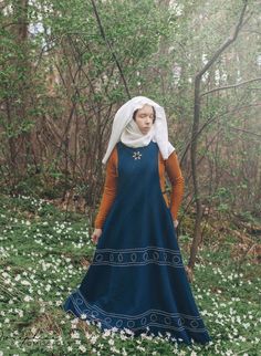 Sideless Surcoat, Larp Clothing, 14th Century Clothing, Medieval Reenactment, Medieval Cloak, Medieval Fair, Maid Marian