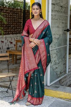 Dark Green Color Weaving Work Function Wear Banarasi Art Silk Fabric S Work Function, Silk Weaving, Simple Sarees, Dark Green Color, Silk Art, Art Silk Sarees, Green Art, Custom Tailoring, Green Fabric