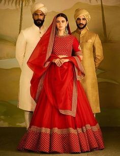 Indian Bridal Lehenga Red, Sabyasachi Bridal Red, Floral Blouse Designs, Sabyasachi Lehenga Bridal, Bridal Anarkali, Lehenga Red, Anarkali Lehenga, Sabyasachi Lehenga