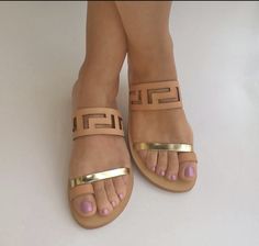 Want these!!!! Leather and gold sandals are PERFECT for summer.  Stitch fix shoes. Try stitch fix today and get the latest styles delivered right to your door. Spring summer stitch fix 2017 #affiliatelink Casual Sandals Womens, Handmade Sandals, Womens Summer Shoes, Leather Sandals Women, Summer Styles, Greek Sandals, Casual Slippers, Slipper Sandals, Shoe Obsession