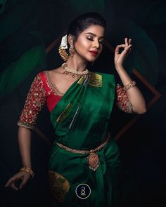 Dharshana Ashokan, Green Silk Saree Wedding, Green Saree Contrast Blouse, Saree Wedding Bridal, Saree Contrast Blouse, Saree Blouse Ideas, Green Silk Saree, South Indian Wedding Saree, Bridal Sarees South Indian