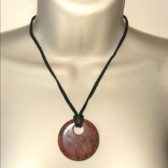 Leather Cord Necklace With A Reddish Brown Stone Drop. This Statement Necklace Is Perfect If You Love That Boho Style! Earthy Accessories, Big Necklaces, Earth Jewelry, Streamer Dr, Layered Beaded Necklaces, Starburst Necklace, Style Bundle, Leather Cord Necklace, Big Necklace