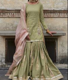 Silk Gharara, New Stylish Dress, Gharara Designs, Dress Designs For Girls, Unique Bridesmaid Dresses, Function Dresses, Desi Fashion Casual, Pakistani Fancy Dresses, Bridal Dress Fashion