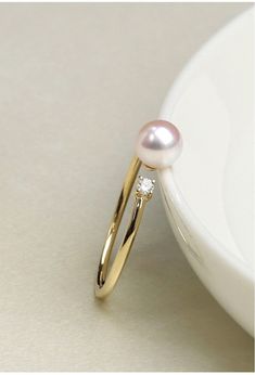 Gold Engagement Ring With Pearl, Luxury Delicate Yellow Gold Pearl Ring, Pearl Promise Ring, Pearl Jwellary, Simple Rose Gold Ring, Cute Promise Ring, Pearl And Diamond Engagement Ring, Pearl Promise Rings, Promise Ring Simple