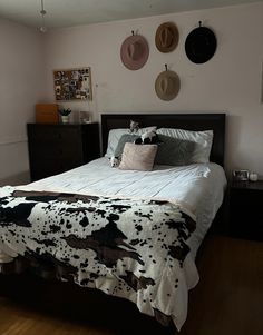 #aesthetic #bedroomideas #bedroominspo #decor #decorideas #westernstyle #falldecor #cowprint  #hatwall #beddinginspo #instagram #instagramhighlights #instagramstoryideas #aestheticbedrooms #bedroomdecoration #bedroomdecorideas #bedroomfallinspo #fall #fallvibes #tiktok #westernaesthetic #texas Cow Bedding Aesthetic, Cow Print Bedding Aesthetic, Cowprint Bedroom Aesthetic, Cow Print Bedroom Aesthetic, Cow Bedroom Ideas, Cow Print Bedroom Ideas, Cowprint Aesthetic, Wall Bed Ideas, Western Apartment