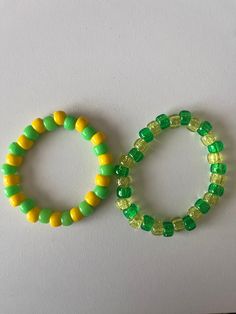 Cute Lemon-Lime Pony Bead Bracelet! How To Make Pony Bead Bracelets, Casual Green Beaded Bracelets With Faceted Beads, Casual Green Faceted Beads Beaded Bracelet, Casual Green Faceted Beaded Bracelets, Casual Green Jewelry With Large Beads, Casual Green Stretch Bracelet With Large Beads, Trendy Green Spacer Beads, Cute Pony Bead Bracelet Ideas, Pony Bead Ideas