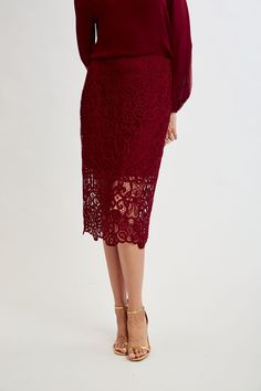 Elegant Lined Skirt For Brunch, Elegant Relaxed Skirt For Brunch, Elegant Midi Skirt For Brunch, Elegant Pencil Skirt For Brunch, Elegant Knee-length Pencil Skirt For Date Night, Fitted Bottoms With Scalloped Edges For Spring, Elegant Maxi Skirt For Brunch, Elegant Maxi Skirt With Lace Trim, Elegant Fitted Skirt With Scalloped Lace