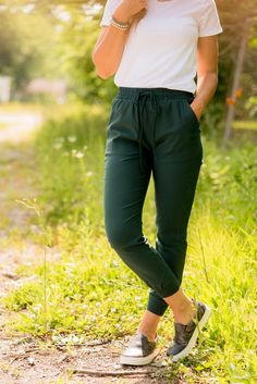 Casual Spring Joggers With Pull-on Style, Casual Green Sweatpants With Elastic Side Panels, Casual Spring Activewear For Leisure, Casual Activewear For Leisure In Spring, Casual Spring Leisure Activewear, Casual Green Pants With Elastic Side Panels, Sporty Pull-on Sweatpants For Fall, Trendy Sweatpants With Elastic Cuffs For Jogging, Trendy Relaxed Fit Bottoms For Jogging