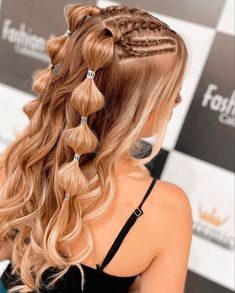 - Check more at https://howcandothis.com/womenstyle/98991/ Hoco Hairstyles, Hairdos For Curly Hair, Hairdo For Long Hair, Halloween Hair, Braids For Long Hair