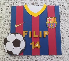 I will have to make this for my son's next birthday as he is a big fan of Barcelona:) Creative Gifts For Husband, Folder Decorado, Diy Fan, Birthday Gifts For Best Friend, Birthday Cards Diy, Color Pencil Drawing, Cute Diys