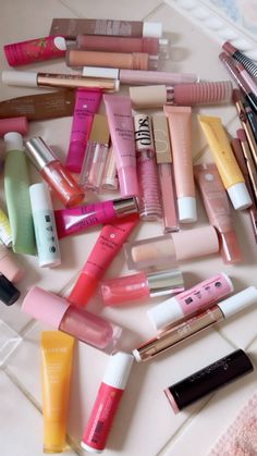 #lipstick #lipgloss #lips #skincare #lipproducts Lipgloss Lips, Lip Products, Lip Care, Lip Liner, Lip Gloss, Lips, Makeup, Pins