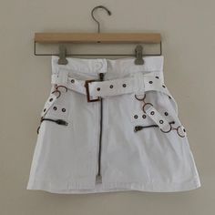 Lf Carmar White Zip Up Buckle Skirt Never Worn White Mini Skirt With Belt Loops For Spring, Vintage White Mini Skirt, Buckle Skirt, Zip Ups, Womens Skirt, Color White, Buckle, Size 6, Skirt