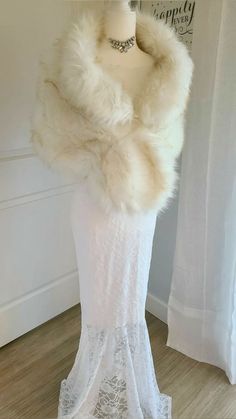 Winter Fur Dress, White Fur Stole, Fur Coat With Wedding Dress, Fur Boa Outfit, Winter Themed Dresses, Winter Gowns Elegant, Fur Cape Outfit, Fur Coat With Dress, White Fur Dress