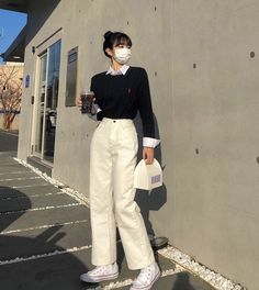 Cottage Core Formal Outfit, Korean College Outfits Winter, Korean Button Up Shirt Outfit, Back To School Outfits Korean Style, Work Korean Outfit, Working Outfit Korean, Korean Aesthetic Outfits Winter, Ootd Casual Jeans, Tech Style Fashion