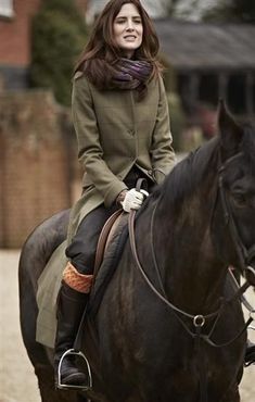 English Country Fashion, Long Tweed Coat, Alissa Salls, Equine Fashion, Equestrian Chic, English Country Style, Country Wear