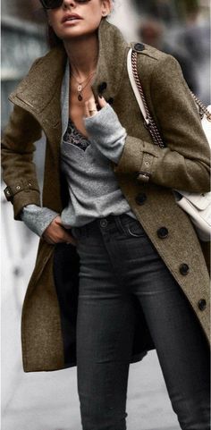 Fall Fashion Coats, Fashion Trends Winter, Looks Street Style, Grey Coat, Long Sleeves Coats, Winter Trends, Street Style Inspiration, Winter Mode, Fashion Winter