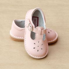 Angel Baby Girl, Woman Costumes, Nursery Diy, Play Shoes, Dressy Shoes, Leather Cuts, Cute Socks, Leather Mary Janes, Perfect Life