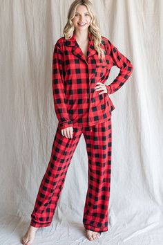 CHECKERED PAJAMA SET. Checkered Pajamas, Christmas Program, Cozy Pajamas, Red Checkered, Plaid Pajamas, Night Suit, Dresses For Teens, Short Pajama Set, Red Plaid