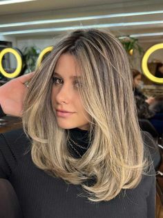 Balyage Long Hair, Blonde Hair Goals, Blonde Hair Transformations, Balayage Hair Dark, Light Hair Color, Blonde Hair With Highlights, Trendy Hair Color, Hair Color And Cut