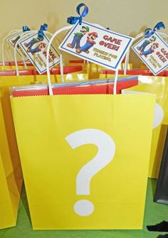 there are many bags with question signs on them