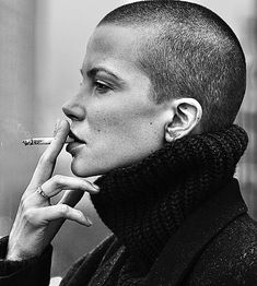 Sylvia Hoeks, Bald Beauty, Buzzcut Girl, Bald Look, Buzzed Hair, Shave My Head, Bald Girl, Face Reference