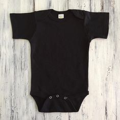 Laughing Giraffe Brand Long Sleeve BLACK Bodysuit Blank. Some of these blanks are 100% ctn, others are Ctn/Poly Blend The Laughing Giraffe's blank baby long sleeve bodysuits  Interlock Knit in 100% ctn and Ctn/Poly blend perfect for embroidery, monogramming, screen printing and sublimation printing.  Size Chart in listing. Halloween Diy Outfit, Outfit Baby Girl, Baby Girl Shorts, Short Sleeve Bodysuit, Baby Long Sleeve, Black Bodysuit, Long Sleeve Bodysuit, Halloween Diy, Diy Clothes