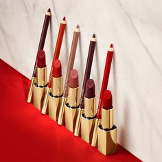 An oil-infused lip pencil that delivers bold, 24-hour color with smooth, effortless glide, topped with a pro-artist brush. Double Wear Estee Lauder, Estee Lauder Lipstick, Estée Lauder Double Wear, Clear Lip Gloss, Creme Lipstick, Double Wear, Estee Lauder Double Wear, How To Apply Lipstick, Estée Lauder