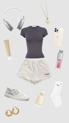 𝖼𝗎𝗍𝖾 𝗅𝖺𝗓𝗒 𝖽𝖺𝗒 𝗈𝗎𝗍𝖿𝗂𝗍𝗌 #cutelazydayoutfits #outfits #outfitideas #fyp Preppy Lazy Day Outfits, Study Outfit Comfy Summer, Lazy Outfits Women, Outfits To Wear At Home Summer, Simple Home Outfits, First Day Of School Outfit Comfy, Chill Movie Night Outfit, Lazy Put Together Outfits, Summer At Home Outfit