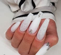 Shared by 1995⏳. Find images and videos about girl, tumblr and white on We Heart It - the app to get lost in what you love. Imbre Nails, Nail Art Blanc, Pointy Nails, White Nail Art, White Nail Designs