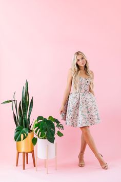 Photo of model in a Sherri Hill light pink strapless cocktail dress featuring a sweetheart neckline and a printed vintage floral pattern throughout. Strapless Cocktail Dress, Neutral Heels, Hoco Dress, Vintage Heels, Printed Skirt, Vintage Floral Pattern, Sherri Hill Dresses, Sherri Hill, Hoco Dresses