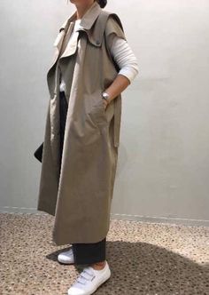 Long Vest Outfits For Women, Stylish Business Outfits, Trench Outfit, Dresses Everyday, Vest Outfits For Women, Trench Coat Fall