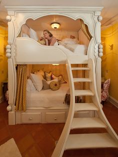 Ridiculous bunk bed Princess Bunk Beds, Diy Bunk Bed, Bedrooms Ideas, Traditional Bed, Kid's Bedroom, Traditional Bedroom, Awesome Bedrooms, Cool Beds, Dream Rooms