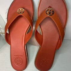 Orange Sandal Orange Sandals, Leather Sandals Flat, Tory Burch Shoes, Color Orange, Women's Shoes Sandals, Leather Sandals, Tory Burch, Shoes Sandals, Size 7