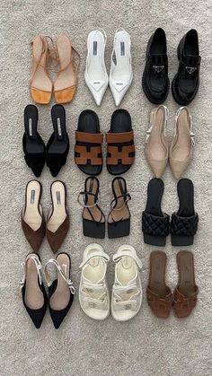 Trendy Shoes For Women Casual, Lisa Pintaud, Summer Colour Palette, Capsule Wardrobe Shoes, Shoes Minimalist, Minimalist Wardrobe Capsule, Capsule Wardrobe Casual, Trendy Heels, Pretty Sandals