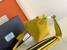 Size: 28cm*18cm*11cm It comes with Dust box, Care manual, Tag, and Paper bag. Prada Top, Supreme Bag, Girl Backpacks School, Discover Card, Prada Handbags, Girl Backpacks, School Backpacks, Tote Backpack, Prada Bag