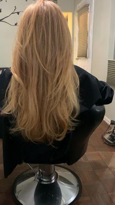 Long layered hair @salonsovayatx Haircuts For Long Hair With Layers, Hairstyles For Layered Hair, Blonde Hair Looks, Hair Stylies, Haircuts Straight Hair, Long Layered Hair, Haircuts For Long Hair, Cut My Hair