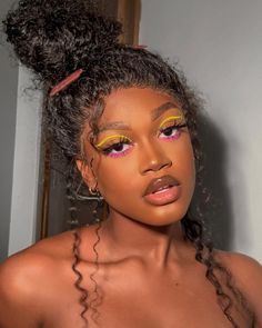 Colorful Makeup Looks Black Women, Festival Makeup Black Women, Natural Wispy Lashes, Glam Lashes, Christmas Makeup Look, Bold Makeup Looks, Face Paint Makeup