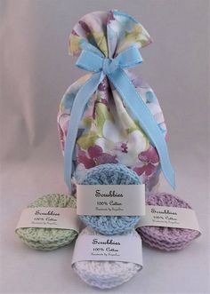 This beautiful spa set in a reusable lilac and blue flowered gift bag this would make a perfect gift for anyone. The gift bag is fully lined and measures approximately 9 tall x 4 wide 2 depth. I have attached a blue ribbon to gather and tie the bag. 100% Cotton Crochet Spa Set. All Usable Gifts, Christmas Gift Set, Eco Friendly Accessories, Bath Gift Set, Free Printable Gift Tags, Diy Spa