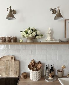 the kitchen counter is clean and ready for us to use