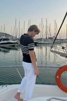 Bf Manifestation, Fisherman Aesthetic, Preppy Beach Outfits, Logan Huntzberger, 20s Style, European Men, Preppy Beach, Ideal Type, Men's Formal Style