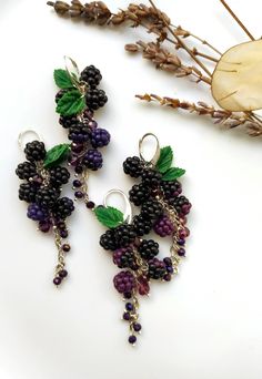 Berry Statement Earrings With Blackberries Botanical Handcrafted Clay Jewelry Garden Miniature Nature Earrings Realistic Berry Earrings - Etsy Miniature Nature, Berry Earrings, Garden Miniature, Fruit Jewelry, Nature Earrings, Dope Jewelry, Funky Jewelry, Bijoux Diy, Earring Findings