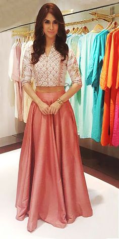 Z Fashion Trend: CROP TOP AND BLUSH COLOUR SKIRT FOR TEENAGE GIRLS Skirt And Crop Top, Fashion Teenage Girls, Skirt And Top, Crop Top Skirt, Lehenga Designs, Indian Attire, Indian Outfit, Indian Designer Wear